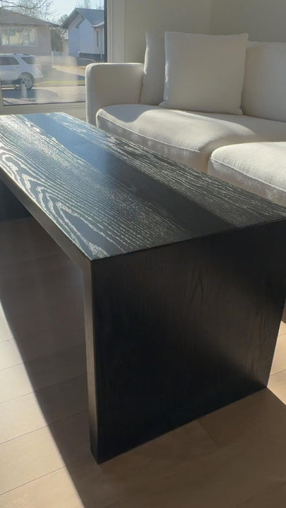 Oak vs Maple vs Walnut Dining Table: How to Choose the Right Solid Wood This Summer