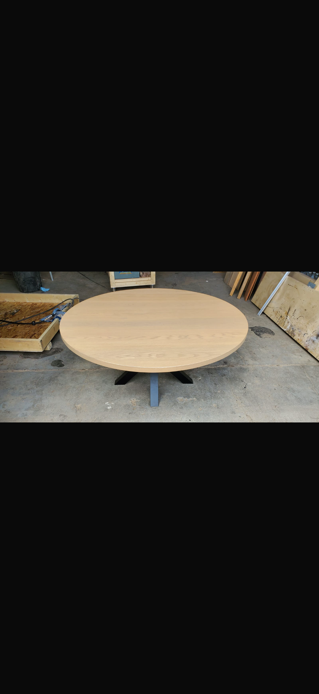 60" Round Oak Table – Stained Weathered Oak | Scratch & Dent Sale