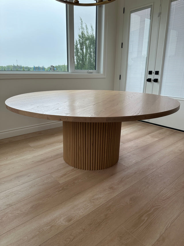 The Difference Between Custom Woodworking and Customizable Catalogues